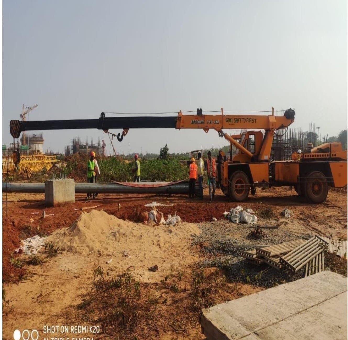 High-mast pole erection