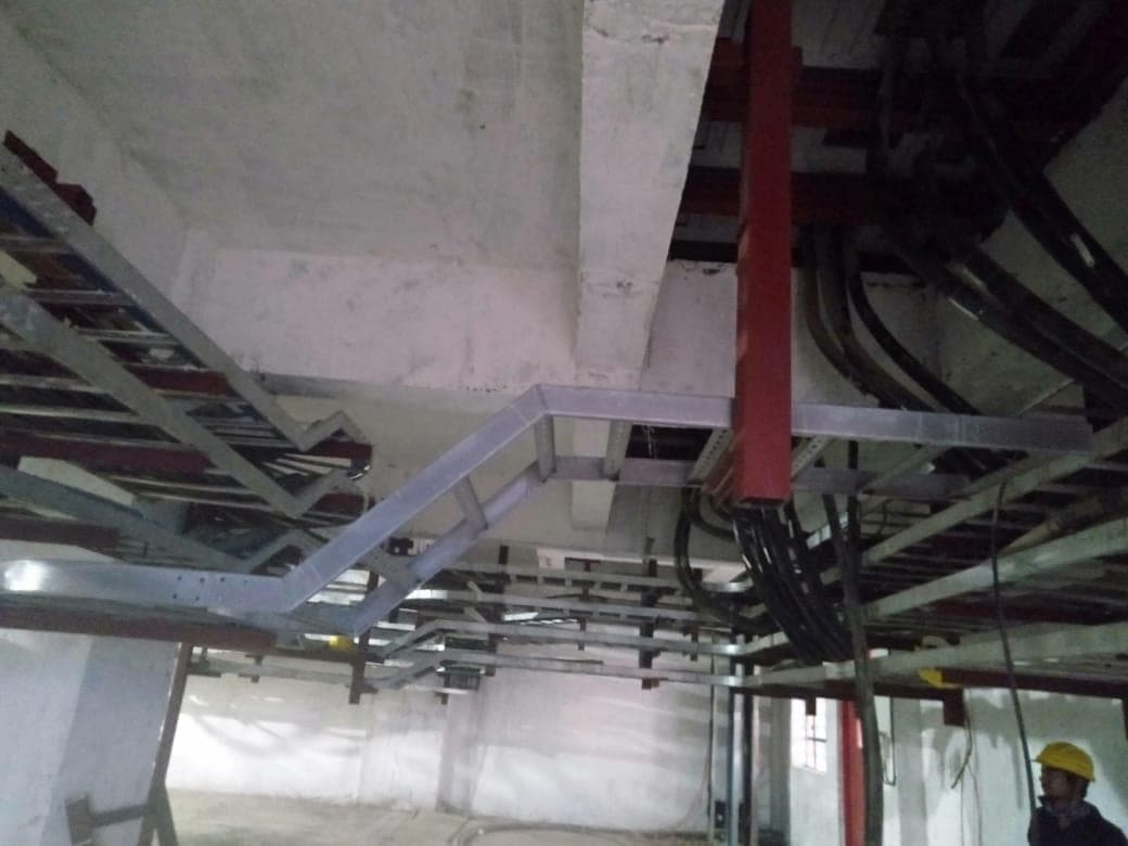 Cable tray routing